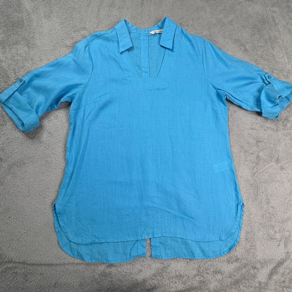 Soft Surroundings Women's Blouse Size Medium Bright Sky Blue Rear Button Detail